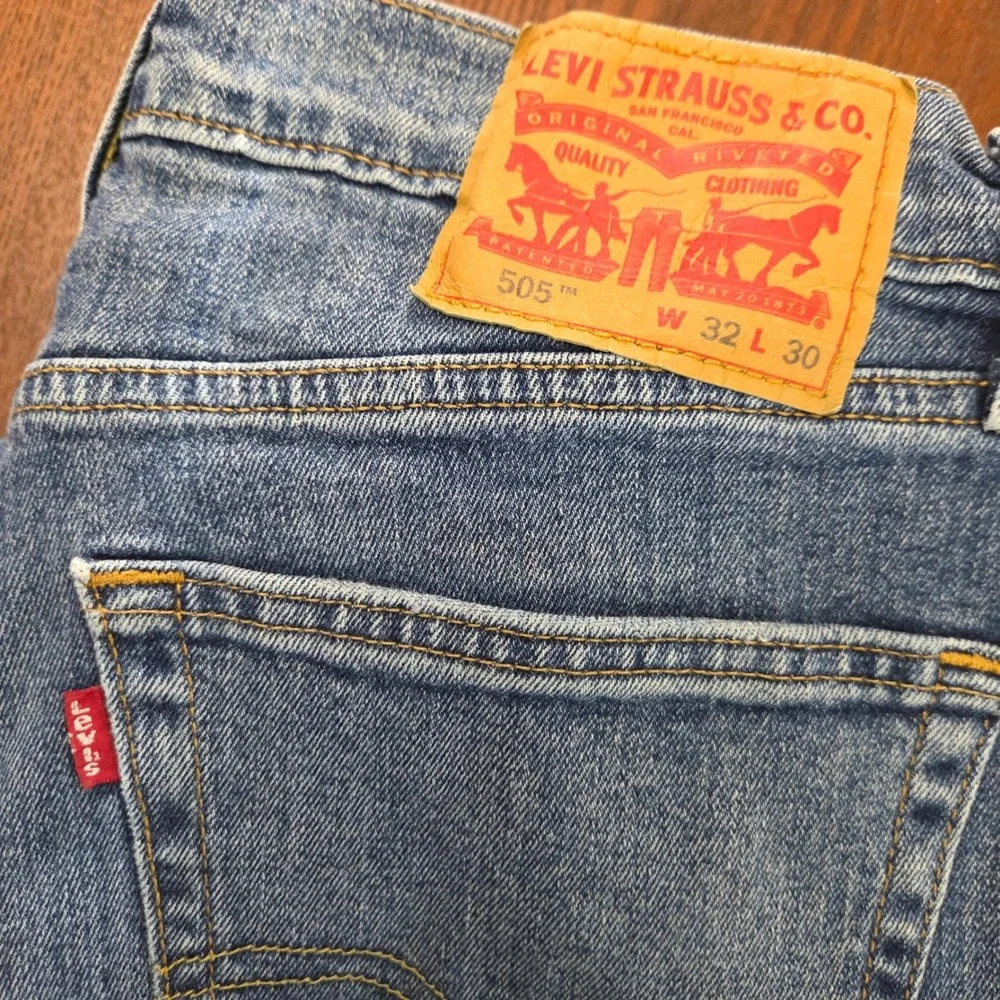 Levi's 505 Straight Leg  Men'sJeans Light Wash Faded Button Fly Vintage‎ W32 L30